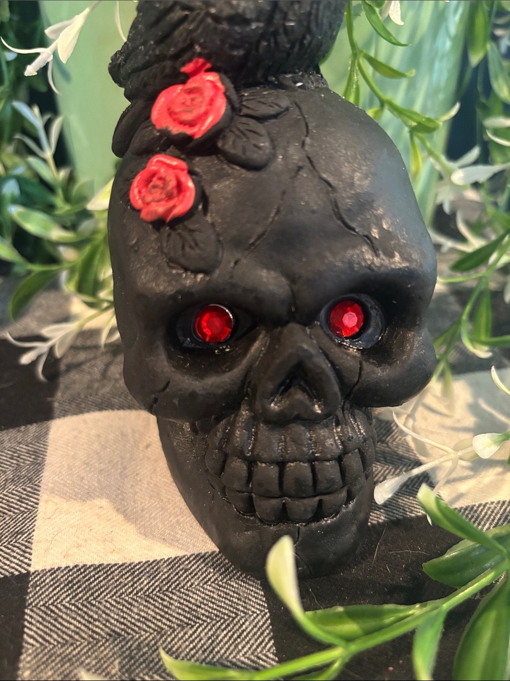 Black Skull Accent with Raven and Red Rose Detail - Picture 3 of 4